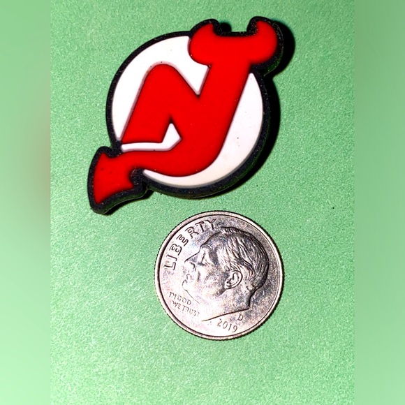 (10 for $15) New Jersey Devils Canada Hockey 🏒 Crocs Shoe Charms - Picture 1 of 1